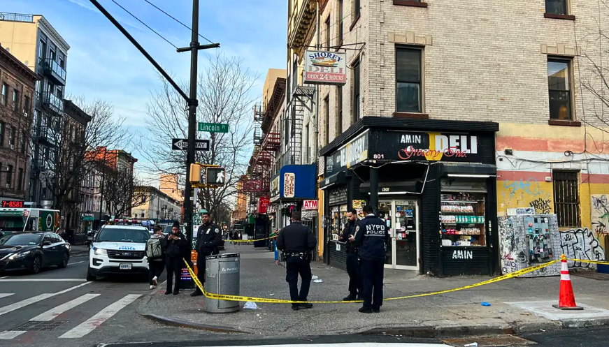 An NYPD Officer Has Been Killed In a Daytime Shooting on a Brooklyn SideWalk, Police Say